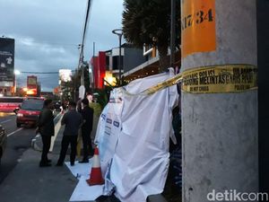 Jenazah Mahasiswa UGM Jatuh dari Lantai 11 Hotel Dikebumikan di Kendal Jenazah Mahasiswa UGM Jatuh dari Lantai 11 Hotel Dikebumikan di Kendal
