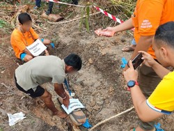 Momen Haru Pemakaman 1 Keluarga Korban Pembunuhan di Way Kanan