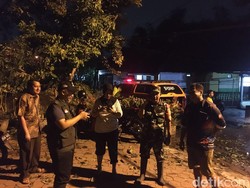 Hujan Disertai Angin Kencang Terbangkan Atap Rumah di Sidoarjo