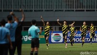 Dua menit kemudian, Malaysia menggandakan keunggulan. Berawal dari kesalahan Indonesia di lini tengah, Malaysia menyerang balik. Arami Wafiy kemudian menaklukkan Andrika dengan tendangan mendatar dengan kaki kanan.