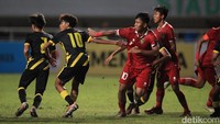 Indonesia sudah tertinggal 0-3 pada menit ke-23. Muhammad Anjasmirza menjebol gawang Indonesia dengan tendangan dari kotak penalti.