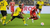 Bayern sudah bermain menyerang sejak menit awal dan Dortmund pun membalasnya. AP Photo/Martin Meissner.
