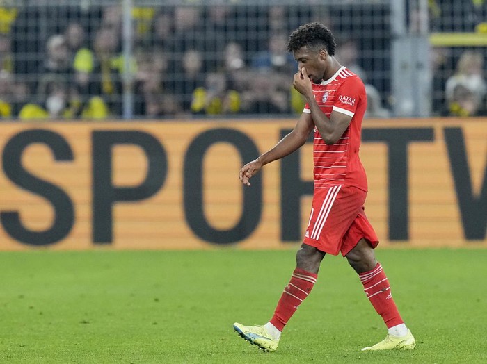 Pertandingan antara Borussia Dortmund vs Bayern Munich berakhir imbang 2-2. Tambahan satu poin membuat Bayern tertahan di posisi ketiga klasemen dengan 16 poin.