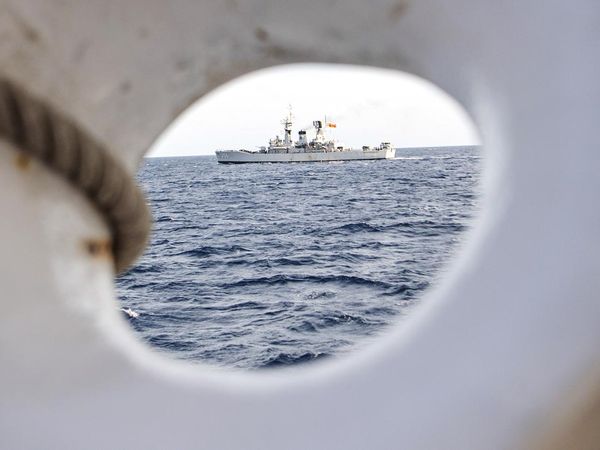 Dua Kapal Perang Indonesia Latihan di Laut Flores
