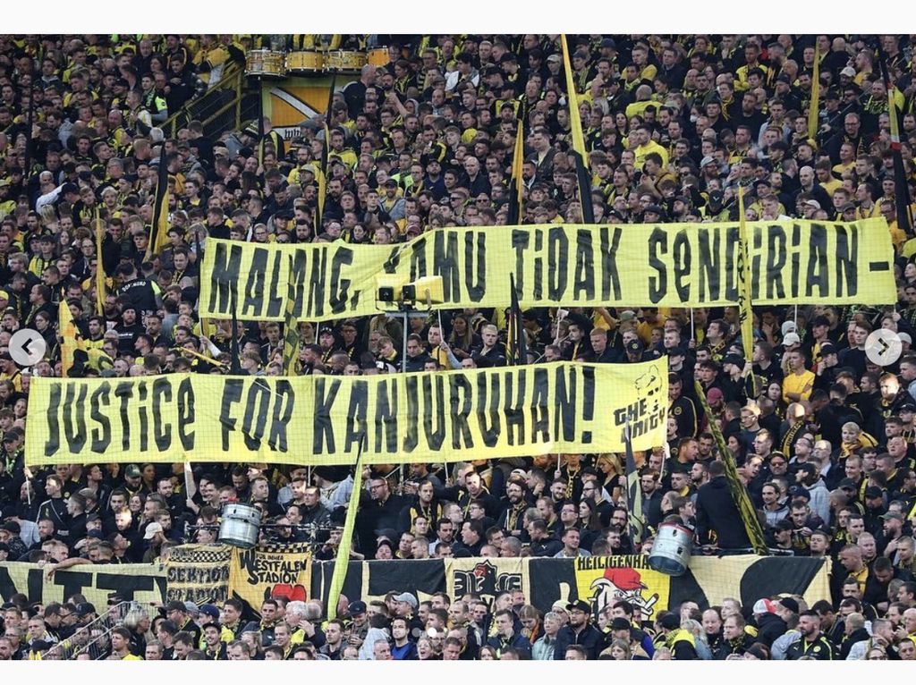 Viral Suporter Dortmund Bentangkan Pesan Keadilan Untuk Kanjuruhan Viral Suporter Dortmund Bentangkan Pesan Keadilan Untuk Kanjuruhan