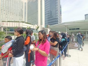 Anjungan Halte Bundaran HI yang Jadi Sasaran Selfie Warga