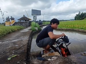PLTMH Kreasi Mahasiswa Bali Berhasil Aliri Listrik Penerangan Jalan PLTMH Kreasi Mahasiswa Bali Berhasil Aliri Listrik Penerangan Jalan