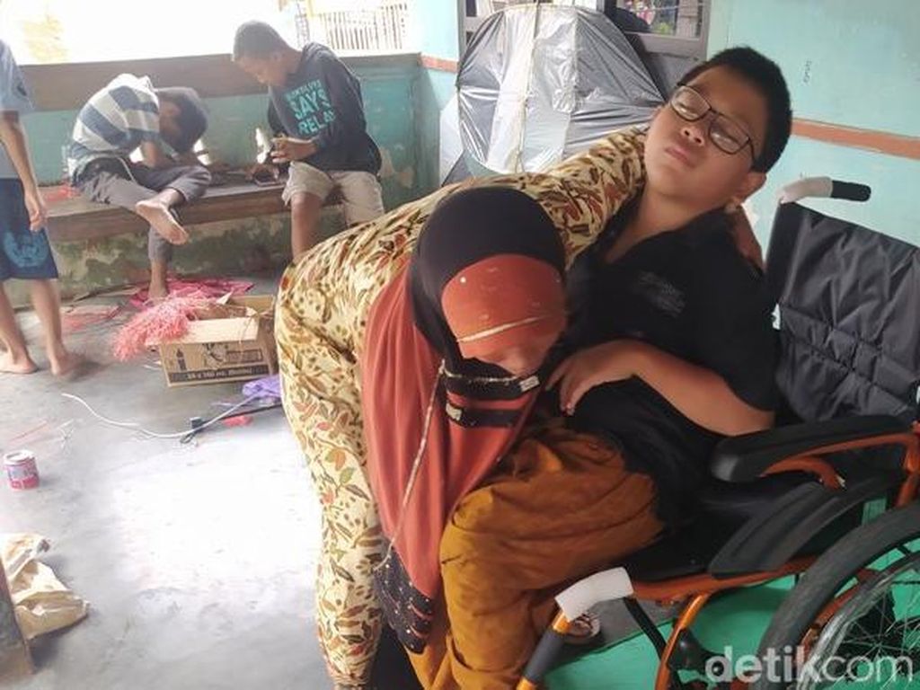 Mengenal Maman, Bocah Cerebral Palsy Juara Tahfidz Quran di Magelang