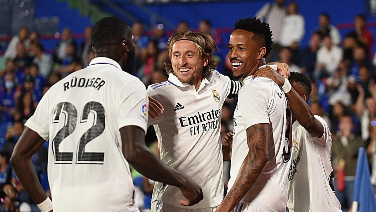 Perayaan gol Eder Militao. (Foto: Getty Images/Denis Doyle)