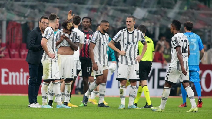 Leonardo Bonucci of Juventus Fc  and team mates during the Italian Serie a, football match between Ac Milan and Juventus Fc, on 08 October 2022, at San Siro Stadium, Milan, Italy. (Photo by Nderim Kaceli/LiveMedia/NurPhoto via Getty Images)