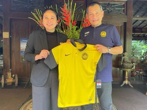 Kunjungi Indonesia, Federasi Bola Malaysia Beri Dukungan ke PSSI