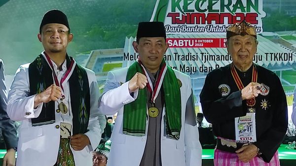 Momen Kapolri Hadiri Tradisi Keceran