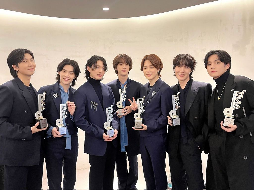 Momen Reuni BTS di The Fact Music Awards