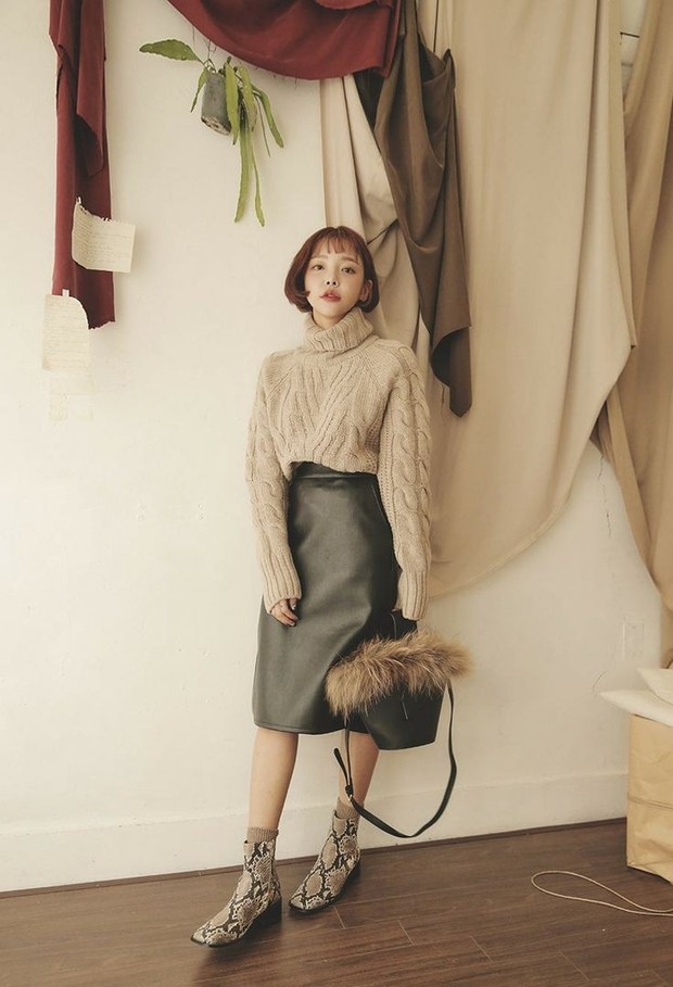 Padu padan sweater/Foto: Instagram.com/Chuu Padu padan sweater