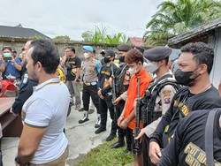 Pria Telanjang Bulat Bunuh Pasutri di Kalteng!