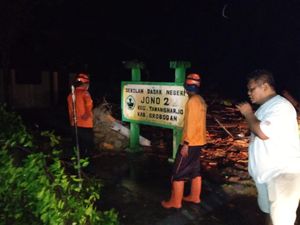 Hujan Es-Angin Kencang Landa Tawangharjo Grobogan Sore Tadi