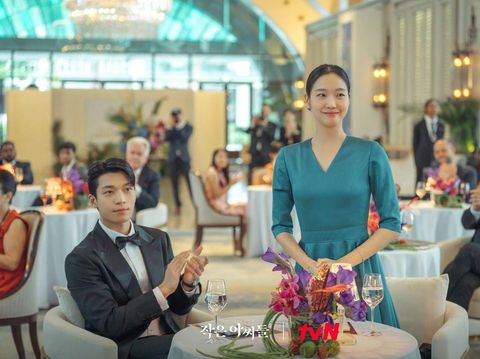 Potret adegan drama Little Women di Fullerton Hotel Singapura/ Foto: instagram.com/tvn_drama