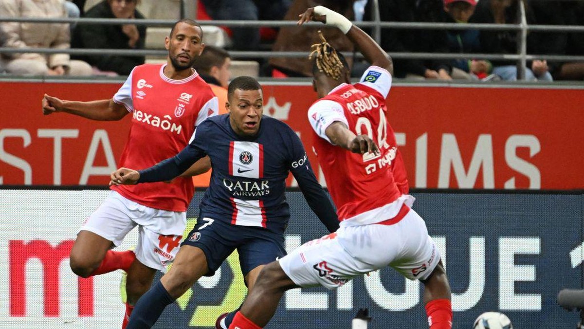 Reims vs PSG tuntas tanpa gol (AFP via Getty Images/DENIS CHARLET)