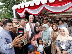 Riuh Warga Makassar Sambut Kedatangan Ganjar: Presidenku, Maju Ki!