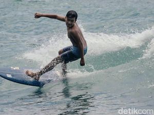 Serunya Camping dan Surfing di Pantai Menganti Kebumen Serunya Camping dan Surfing di Pantai Menganti Kebumen