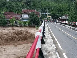 2 Rumah Warga Sukabumi Hanyut Imbas Luapan Sungai Cibareno