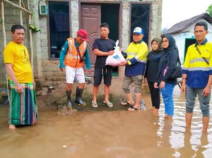 Pesanggaran Terendam Banjir, Operator Tambang Emas Banyuwangi Salurkan Sembako Pesanggaran Terendam Banjir, Operator Tambang Emas Banyuwangi Salurkan Sembako