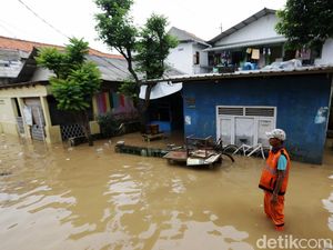 50 RT di Jaksel dan Jaktim Terendam Banjir, Tertinggi 2,2 Meter di Cawang