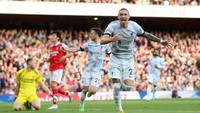 Ia mencetak gol pada menit ke-34 untuk menyamakan skor menjado 1-1. Liverpool sendiri pada akhirnya kalah 2-3 akibat penalti yang dieksekusi Bukayo Saja. (Foto: Getty Images/Shaun Botterill)