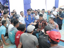 Polda Metro Beri Pelatihan Keselamatan KLM ke Nelayan Pesisir Jakarta