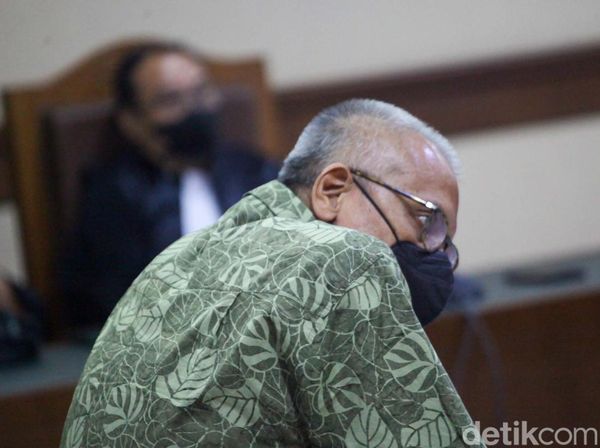 Ekspresi Eks Kadiv Waskita Karya Divonis 4 Tahun di Kasus Korupsi IPDN