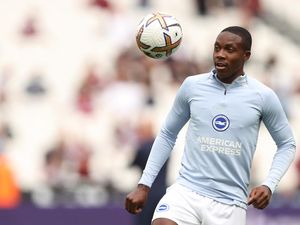 Gelandang Muda Brighton Pensiun Dini Akibat Masalah Jantung