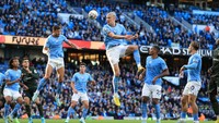 Haaland melompat... Foto: Offside via Getty Images/Simon Stacpoole/Offside