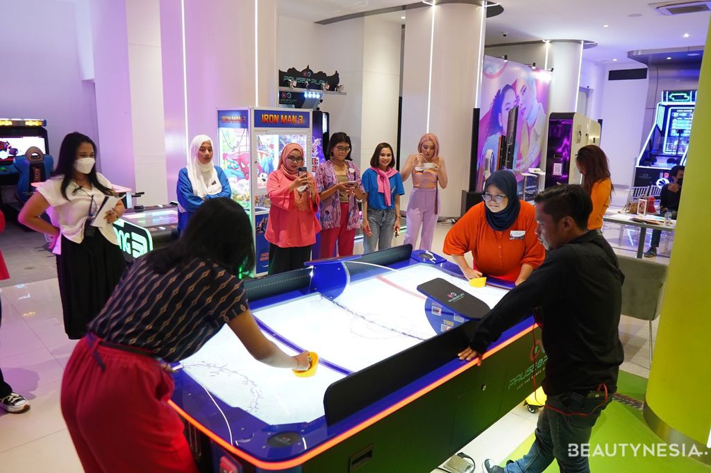 Galaxy Beauty Mission on Board with Emina Total Eclipse Pen Liner