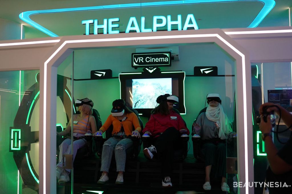 Galaxy Beauty Mission on Board with Emina Total Eclipse Pen Liner