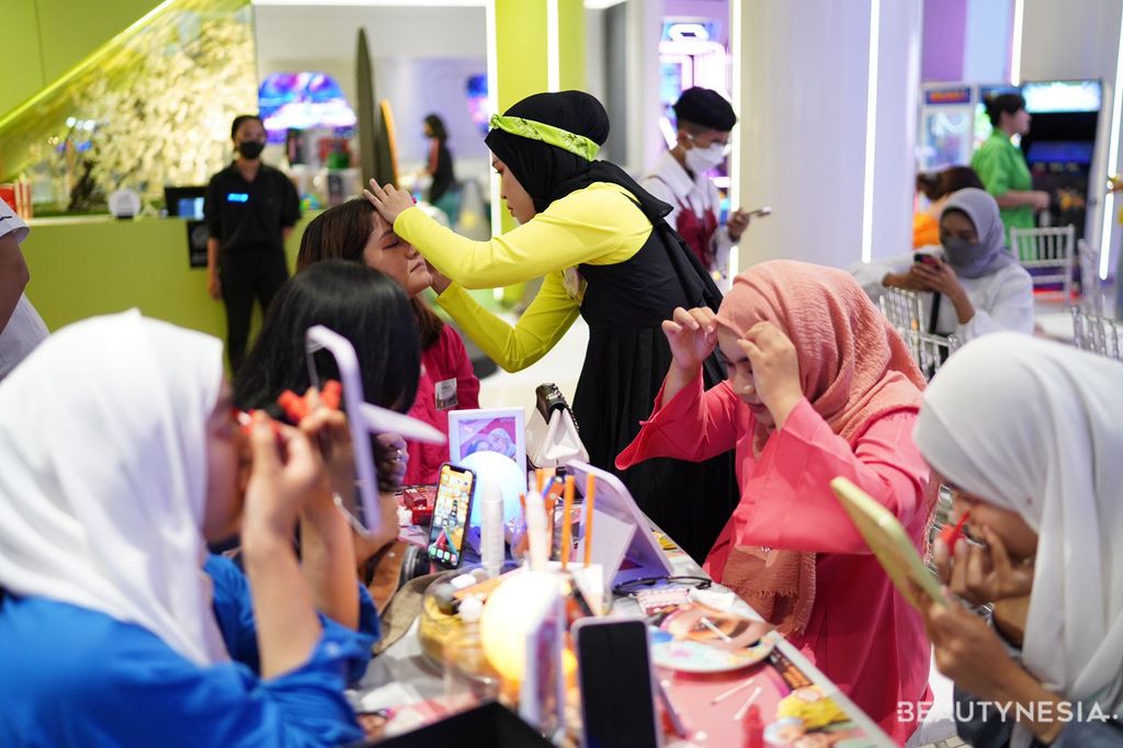 Galaxy Beauty Mission on Board with Emina Total Eclipse Pen Liner