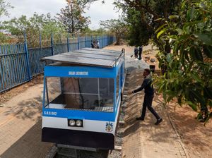 Gokil... Siswa di Afrika Selatan Bikin Kereta Tenaga Surya