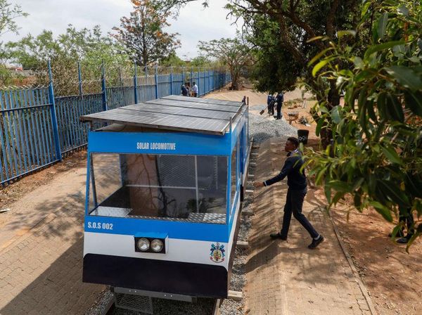Gokil... Siswa di Afrika Selatan Bikin Kereta Tenaga Surya