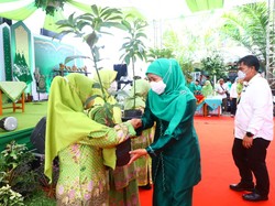 Sedekah Oksigen Lewat Gerakan Nandur, Cara Khofifah Ajak Saleh dengan Alam