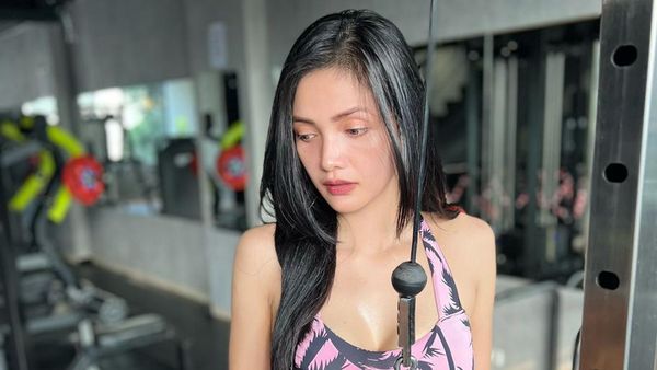 Cantiknya Kartika Berliana Hot Mama yang Punya 2 Anak