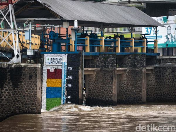 Kondisi Bendungan Katulampa Bogor Pukul 17.00 WIB