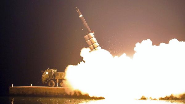 Korea Utara Kembali Luncurkan Dua Rudal Balistik, Ini Foto-fotonya