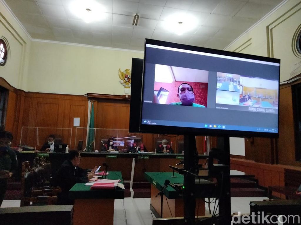Pria di Surabaya Dipenjara Gegara Ancam Pacar Mantan Istri dengan Mandau