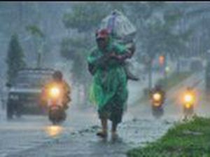 Menembus Hujan Badai