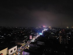 Menikmati Pemandangan Bandung dari Atas Rooftop Hotel