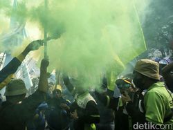 Perusahaan Saya Melarang Karyawannya Ikut Demo, Bagaimana di Mata Hukum?