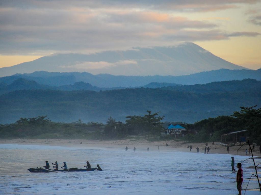 4 Rekomendasi Wisata Murah di Garut, Cocok untuk Liburan Tahun Baru 4 Rekomendasi Wisata Murah di Garut, Cocok untuk Liburan Tahun Baru