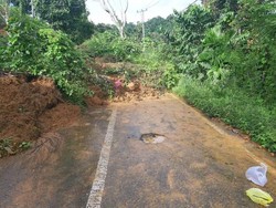 Longsor Masih Tutup 1 Titik Jalan Palopo-Toraja, Pengendara Cari Jalur Lain