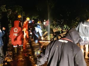 Rute Banjarnegara-Karangkobar Tertimbun Longsor, Lalin ke Dieng Dialihkan