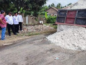 Warga Ngeluh Jalan Rusak Ditambal Batu Kapur, Pemkot Cilegon Buka Suara