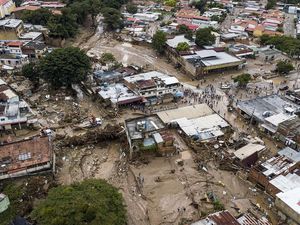 Penampakan Tanah Longsor Terjang Venezuela